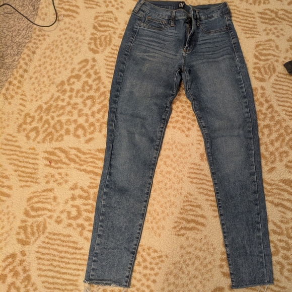 GAP Favorite Jeggings – High Rise Skinny, Medium Wash - Picture 2 of 10